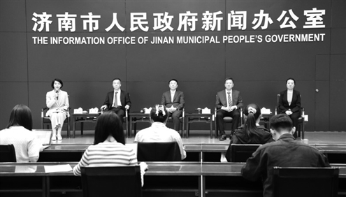 26日上午,济南市政府新闻办邀请济南市工业和信息化局相关负责同志和代表企业负责人,展现济南软件产业的创新活力与发展势能